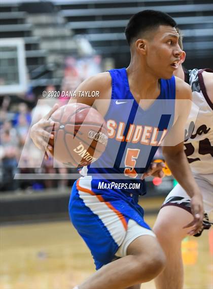 Thumbnail 2 in Slidell vs. Eula (UIL 1A Regional Semifinal) photogallery.