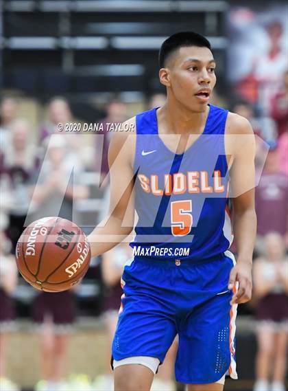 Thumbnail 1 in Slidell vs. Eula (UIL 1A Regional Semifinal) photogallery.