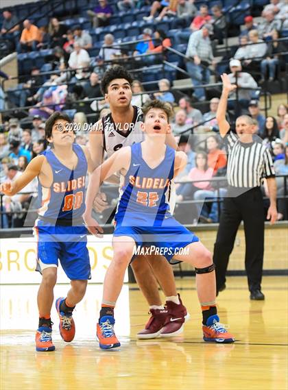 Thumbnail 2 in Slidell vs. Eula (UIL 1A Regional Semifinal) photogallery.