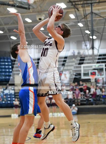 Thumbnail 3 in Slidell vs. Eula (UIL 1A Regional Semifinal) photogallery.