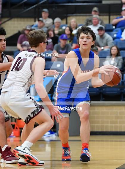 Thumbnail 3 in Slidell vs. Eula (UIL 1A Regional Semifinal) photogallery.