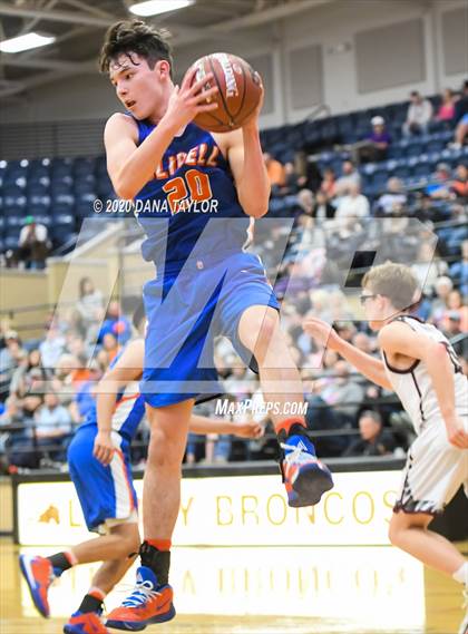 Thumbnail 1 in Slidell vs. Eula (UIL 1A Regional Semifinal) photogallery.