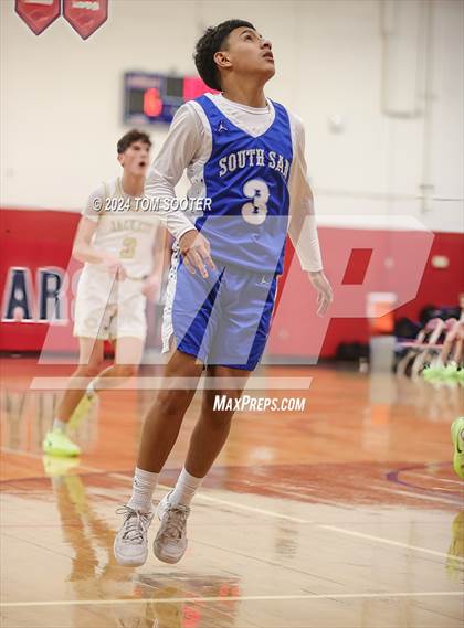 Thumbnail 3 in South San Antonio vs. Cleburne (Raising Cane's Key City Classic) photogallery.