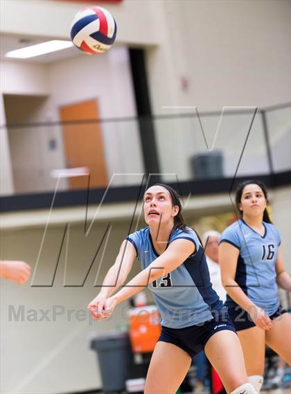 Thumbnail 3 in Reagan [Ronald] vs. Johnson [Claudia Taylor] photogallery.