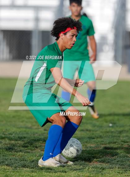 Thumbnail 3 in Independence @ Highland (CIF CS D3 Semifinal) photogallery.
