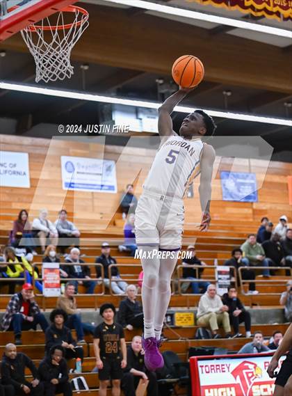 Thumbnail 1 in Archbishop Riordan vs. O'Dea (Torrey Pines Holiday Classic) photogallery.