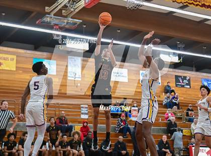 Thumbnail 2 in Archbishop Riordan vs. O'Dea (Torrey Pines Holiday Classic) photogallery.