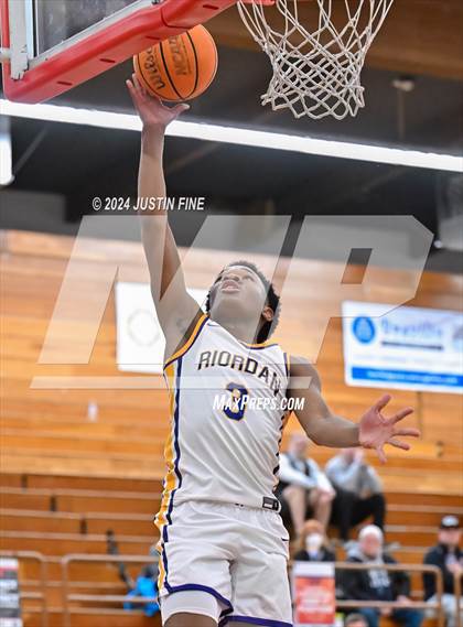 Thumbnail 2 in Archbishop Riordan vs. O'Dea (Torrey Pines Holiday Classic) photogallery.