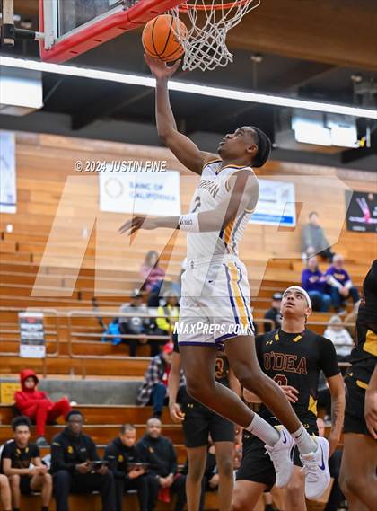 Thumbnail 1 in Archbishop Riordan vs. O'Dea (Torrey Pines Holiday Classic) photogallery.