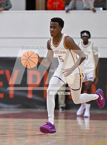 Thumbnail 3 in Archbishop Riordan vs. O'Dea (Torrey Pines Holiday Classic) photogallery.