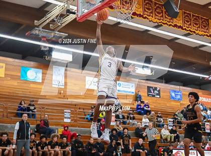 Thumbnail 3 in Archbishop Riordan vs. O'Dea (Torrey Pines Holiday Classic) photogallery.