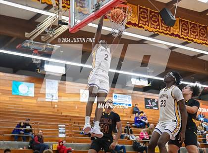 Thumbnail 3 in Archbishop Riordan vs. O'Dea (Torrey Pines Holiday Classic) photogallery.