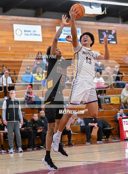 Thumbnail 1 in Archbishop Riordan vs. O'Dea (Torrey Pines Holiday Classic) photogallery.