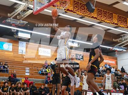 Thumbnail 1 in Archbishop Riordan vs. O'Dea (Torrey Pines Holiday Classic) photogallery.