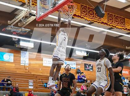 Thumbnail 2 in Archbishop Riordan vs. O'Dea (Torrey Pines Holiday Classic) photogallery.