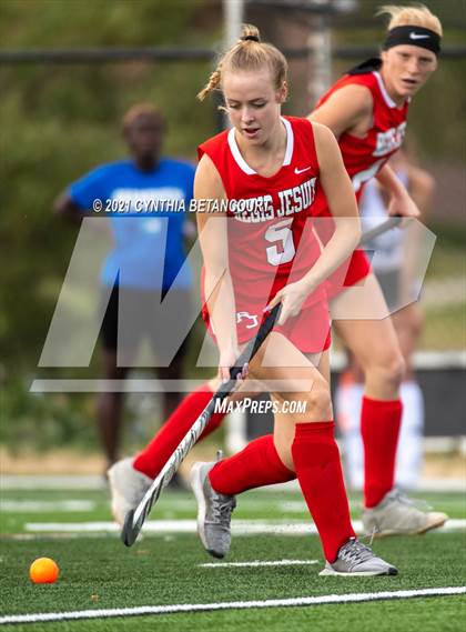 Thumbnail 3 in Regis Jesuit vs Grandview photogallery.