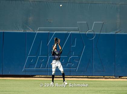 Thumbnail 1 in Coronado vs. Del Norte (CIF SDS D3 Final) photogallery.