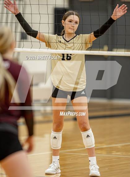 Thumbnail 3 in Columbus vs Lincoln Southeast photogallery.