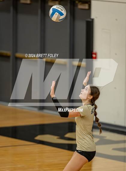 Thumbnail 2 in Columbus vs Lincoln Southeast photogallery.