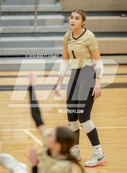 Thumbnail 3 in Columbus vs Lincoln Southeast photogallery.
