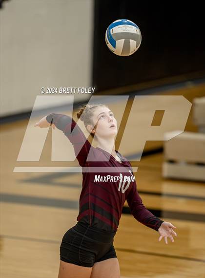 Thumbnail 2 in Columbus vs Lincoln Southeast photogallery.