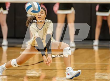 Thumbnail 1 in Columbus vs Lincoln Southeast photogallery.