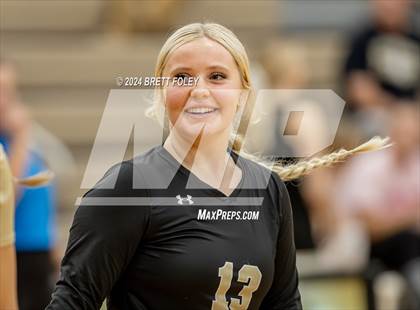 Thumbnail 2 in Columbus vs Lincoln Southeast photogallery.