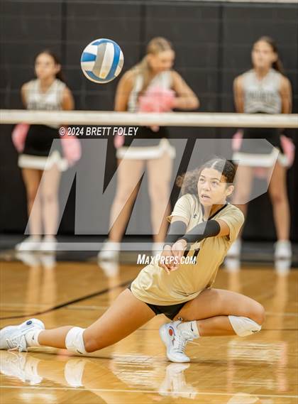 Thumbnail 2 in Columbus vs Lincoln Southeast photogallery.