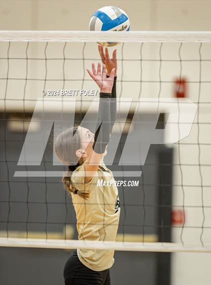 Thumbnail 1 in Columbus vs Lincoln Southeast photogallery.