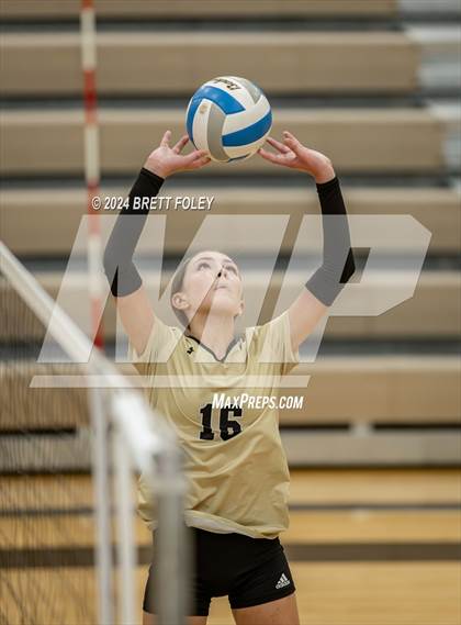 Thumbnail 2 in Columbus vs Lincoln Southeast photogallery.