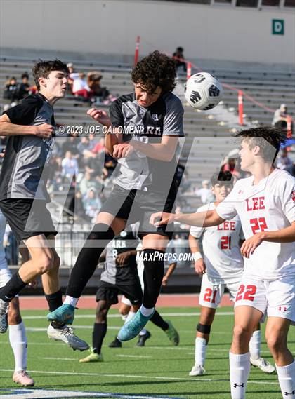 Thumbnail 2 in Lee vs Clark photogallery.