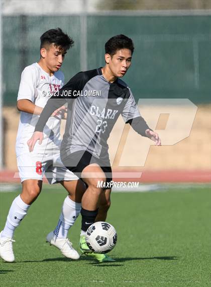 Thumbnail 3 in Lee vs Clark photogallery.