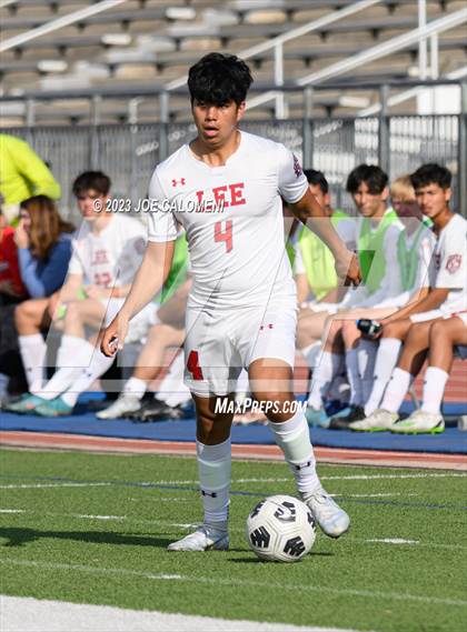 Thumbnail 3 in Lee vs Clark photogallery.