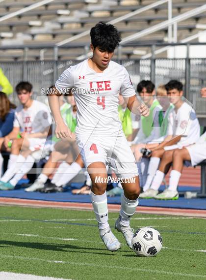 Thumbnail 2 in Lee vs Clark photogallery.