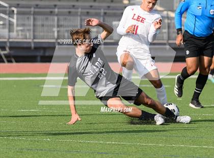 Thumbnail 3 in Lee vs Clark photogallery.