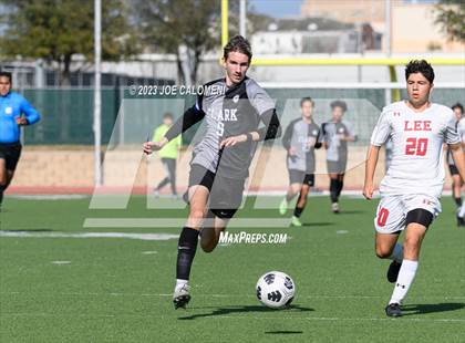 Thumbnail 2 in Lee vs Clark photogallery.