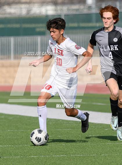 Thumbnail 2 in Lee vs Clark photogallery.