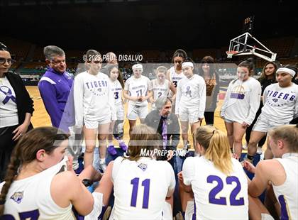 Thumbnail 2 in D'Evelyn vs. Holy Family (CHSAA 4A Final) photogallery.