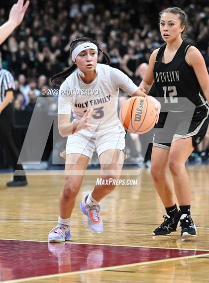 Thumbnail 3 in D'Evelyn vs. Holy Family (CHSAA 4A Final) photogallery.