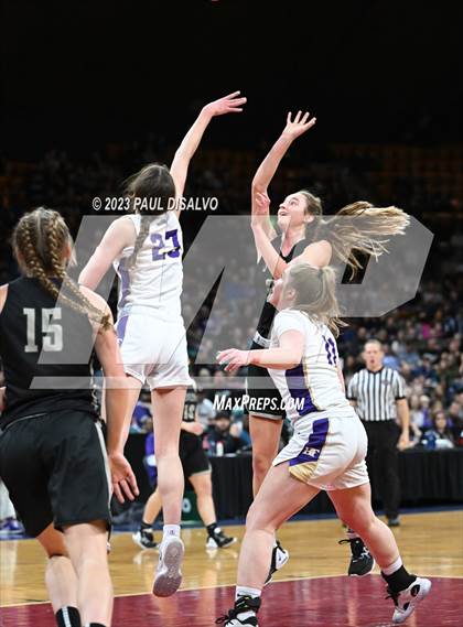 Thumbnail 2 in D'Evelyn vs. Holy Family (CHSAA 4A Final) photogallery.