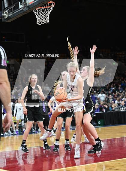 Thumbnail 3 in D'Evelyn vs. Holy Family (CHSAA 4A Final) photogallery.