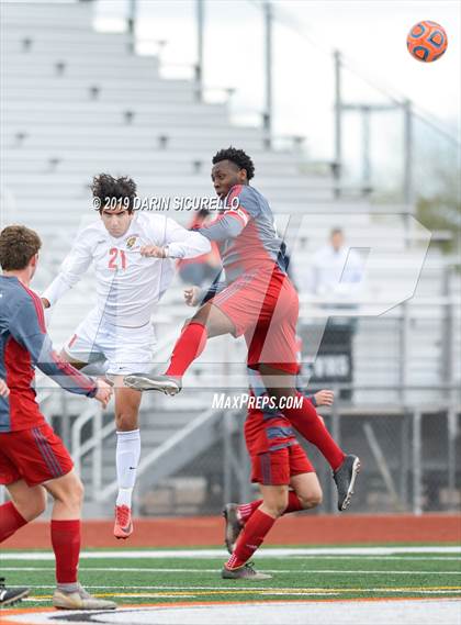 Thumbnail 3 in Brophy College Prep vs. Chaparral (AIA 6A Semifinal) photogallery.