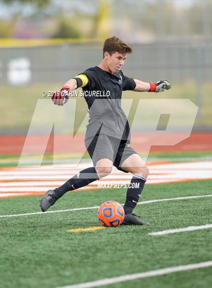Thumbnail 2 in Brophy College Prep vs. Chaparral (AIA 6A Semifinal) photogallery.