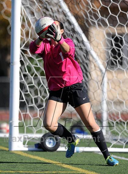 Thumbnail 2 in Granada Hills Charter vs Agoura photogallery.