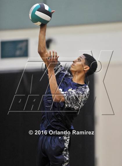 Thumbnail 2 in Mater Dei Catholic @ Olympian photogallery.