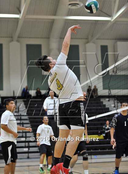 Thumbnail 3 in Mater Dei Catholic @ Olympian photogallery.