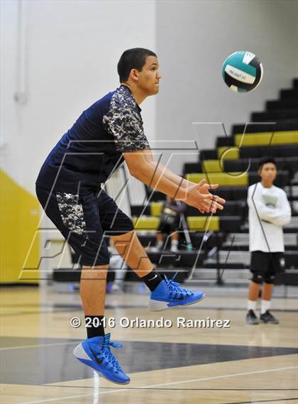 Thumbnail 3 in Mater Dei Catholic @ Olympian photogallery.