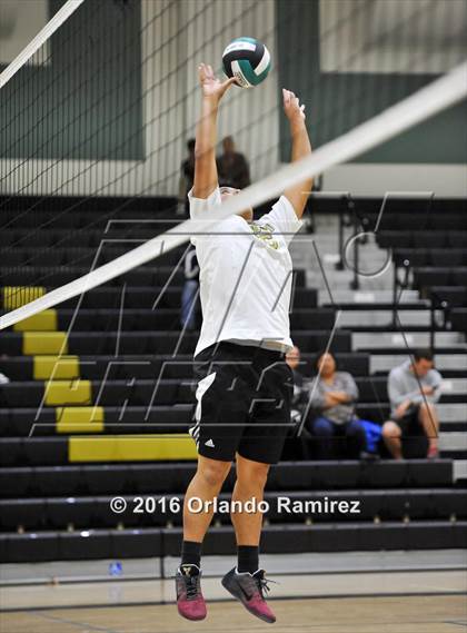Thumbnail 1 in Mater Dei Catholic @ Olympian photogallery.