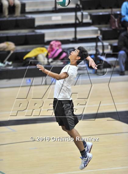 Thumbnail 2 in Mater Dei Catholic @ Olympian photogallery.