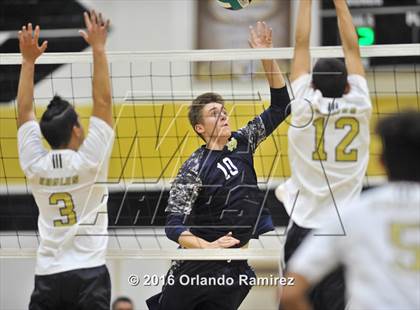 Thumbnail 3 in Mater Dei Catholic @ Olympian photogallery.